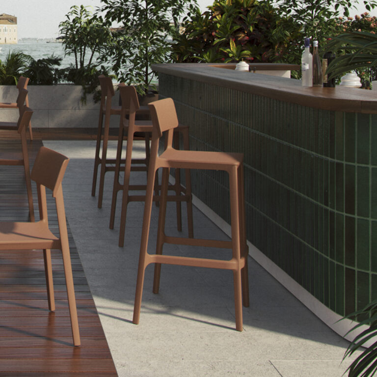 Tabouret HIPPY TABOURET Simmis pour cafétéria